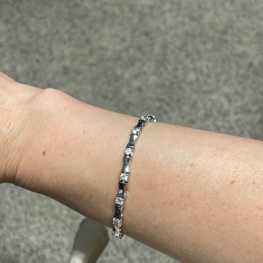Diamond tennis bracelet